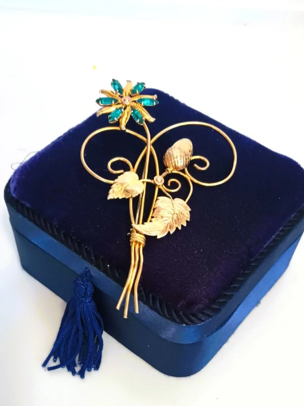Vtg Van Dell 12K GF Brooch Blue Rhinestone Flower Swirl Vines Acorn & Leaves